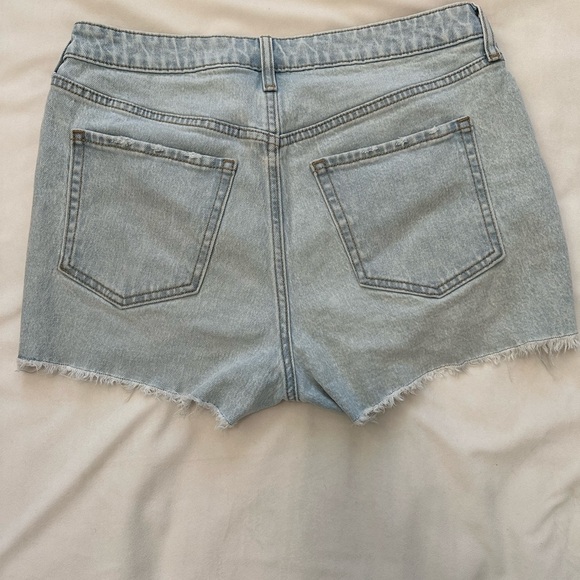 Old Navy Light Wash Distressed Denim Shorts - Picture 2 of 2